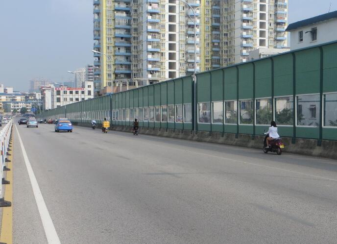 城市道路汽車(chē)噪音隔音屏PC板