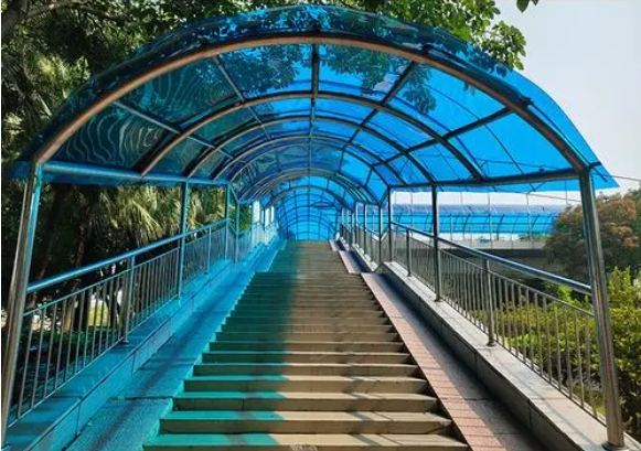 選擇建筑頂棚透明板材時(shí)注意哪些
